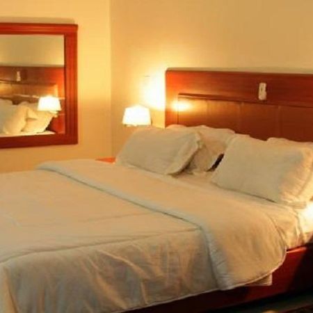 Golden Tulip Warri Airport Hotel Effurun Экстерьер фото