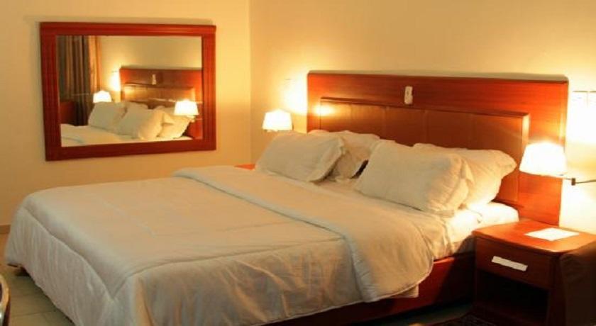 Golden Tulip Warri Airport Hotel Effurun Экстерьер фото
